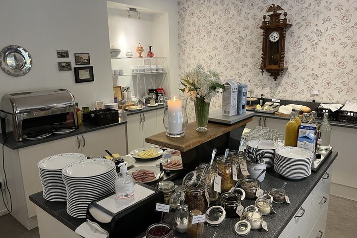 Dining 76 of 91