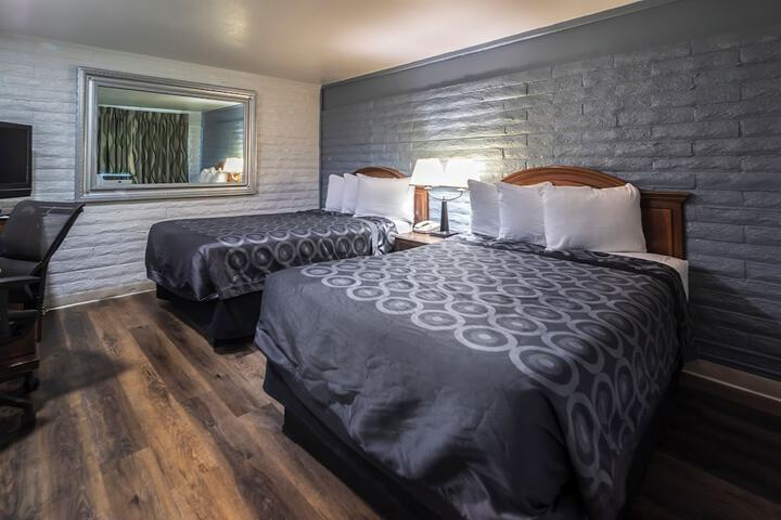 2 Double Beds (24 of 37)