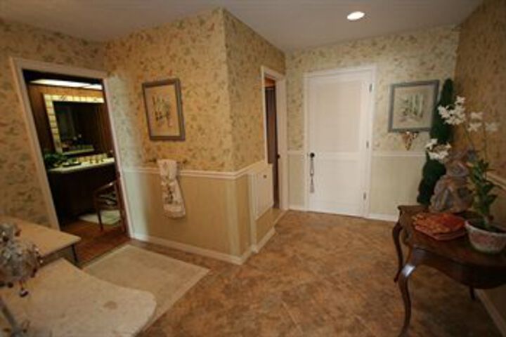Room 2 of 104