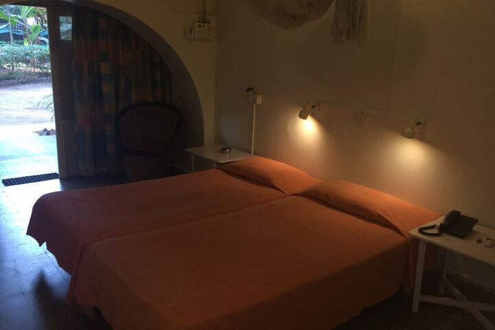 Room 62 of 233