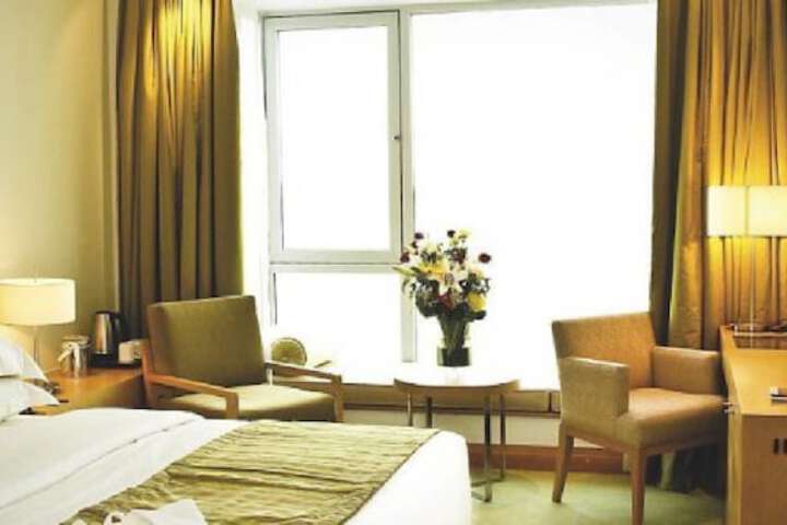 Room 20 of 28