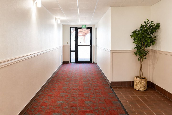 Ballroom/Hall 25 of 40