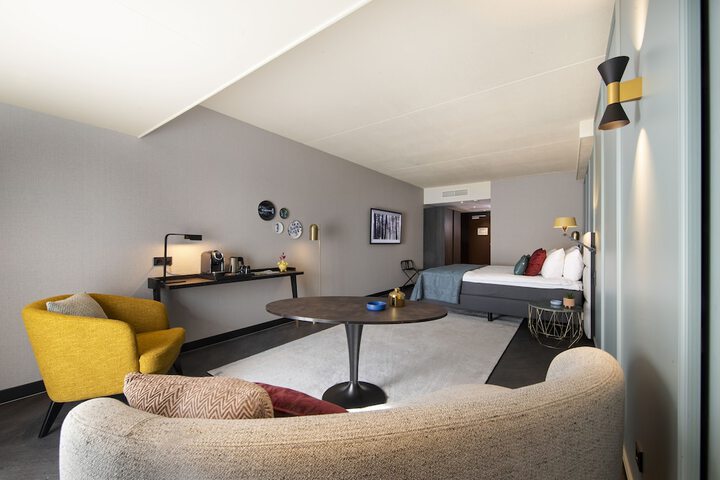 Room 12 of 44