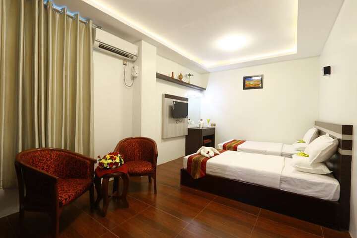 Room 6 of 15