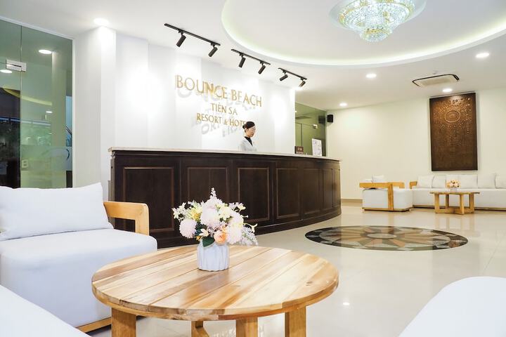 Bounce Beach Hotel & Tien Sa Resort in Da Nang