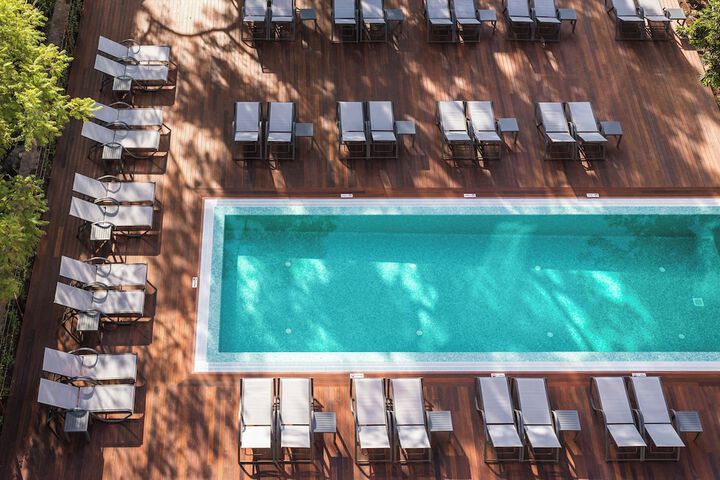 Hotel with Pool