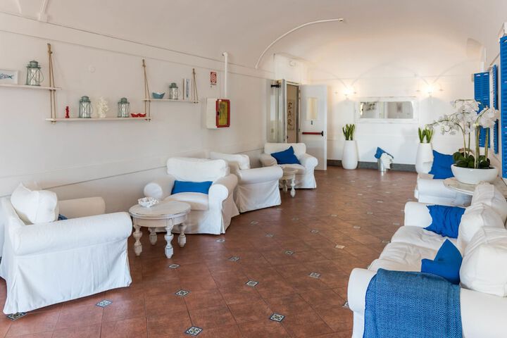 Guest Lobby