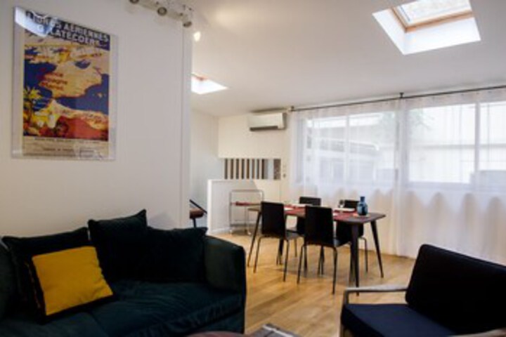 Room 7 of 16