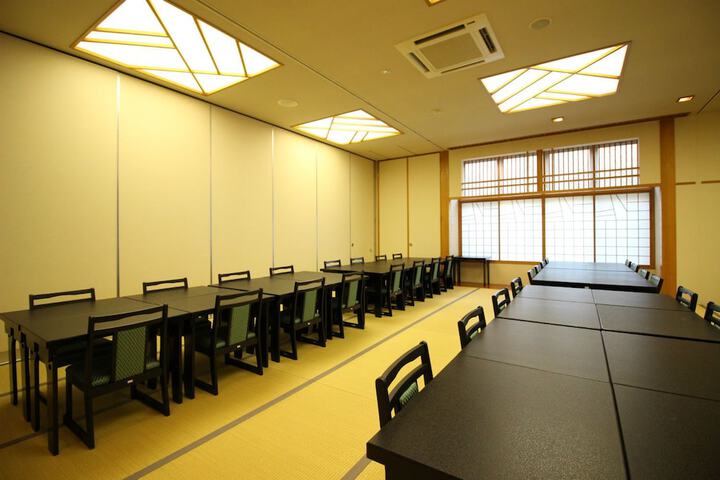 Room 28 of 34