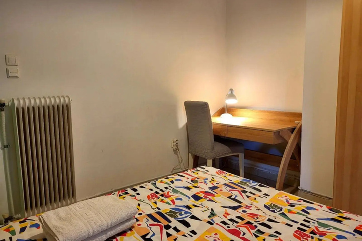 Room 5 of 10