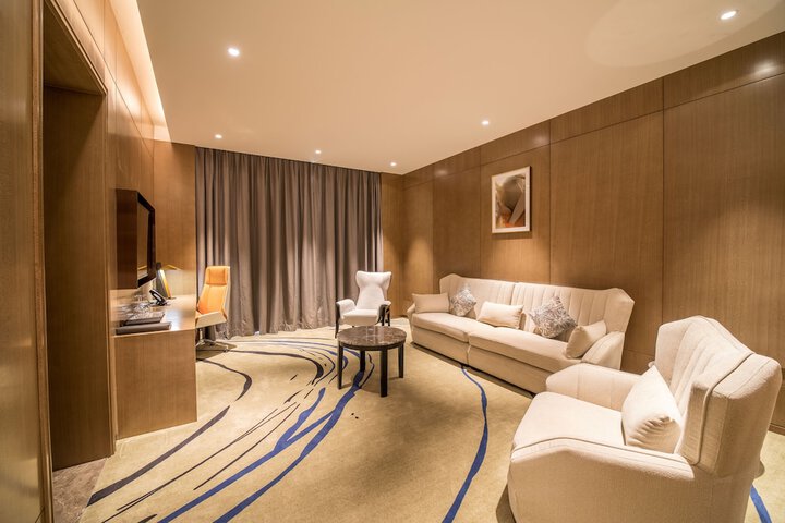 Room 17 of 36
