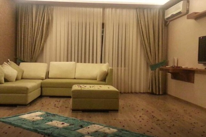 Room 4 of 15