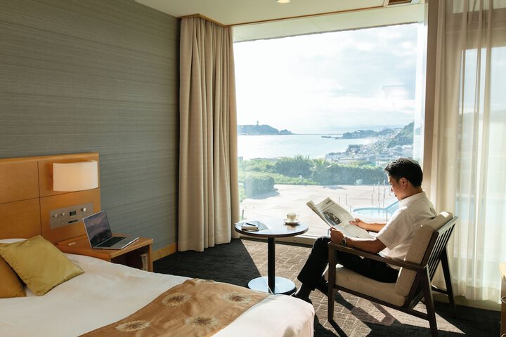 Room 4 of 93