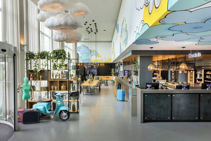 Hero Image 1 of 81