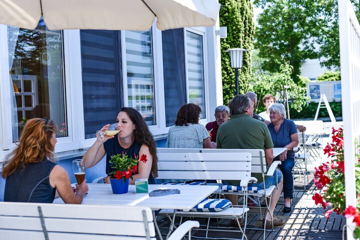 Sundeck 63 of 74