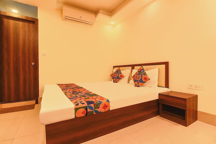 Room 13 of 24