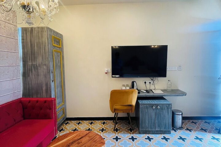 Room 93 of 167