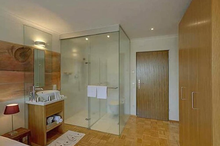 Room 14 of 29
