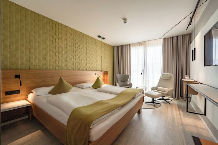 Room 4 of 64