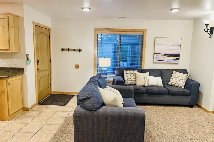 Lounge 269 of 426