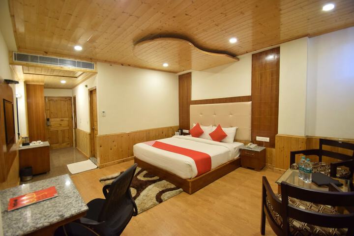 Room 7 of 25