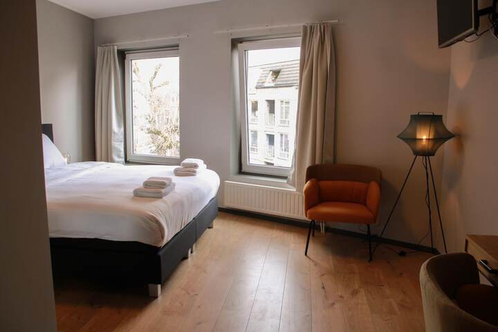 Room 12 of 44