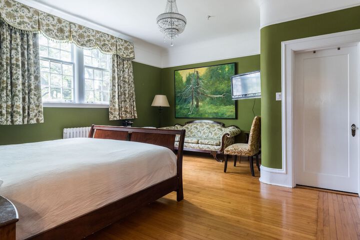 Room 19 of 51