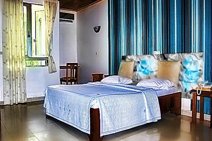 Room 8 of 20