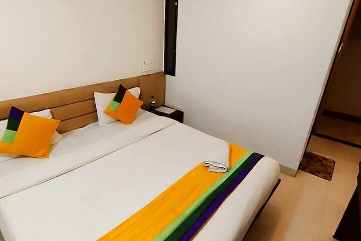 Room 26 of 38