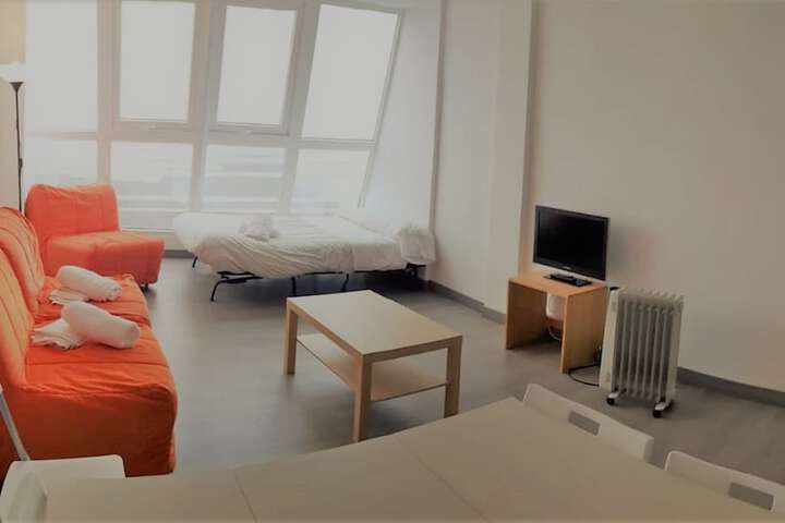 Room 9 of 349