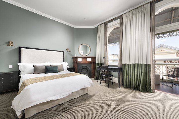 Room 21 of 42