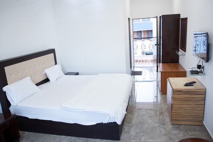 Room 7 of 26