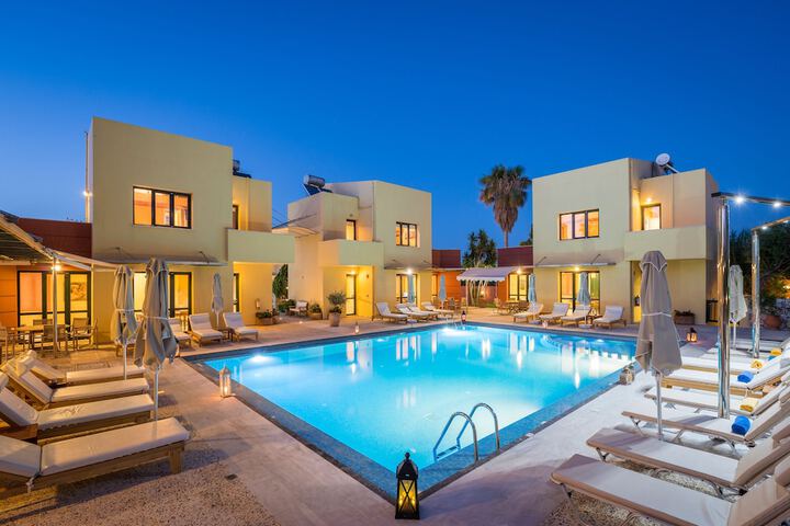 Hotel with Pool