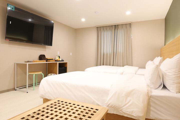 Room 40 of 62