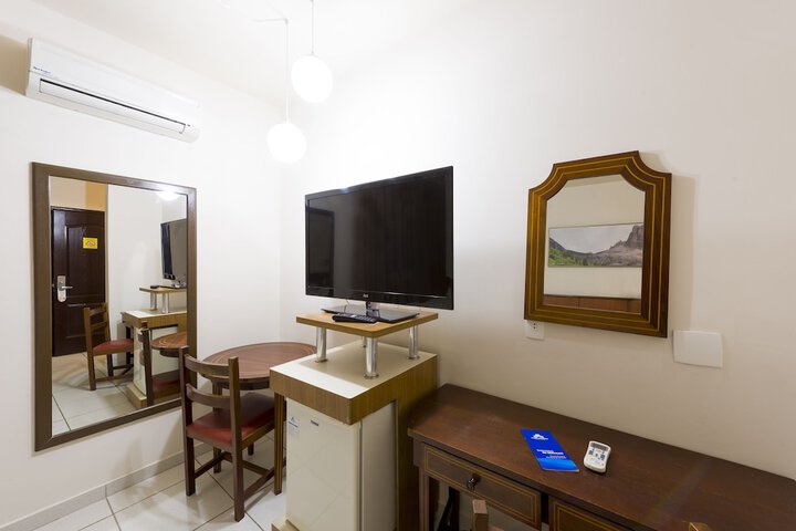 Room 11 of 31