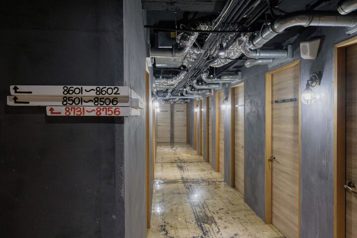 Ballroom/Hall 22 of 25