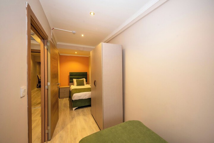 Room 30 of 158