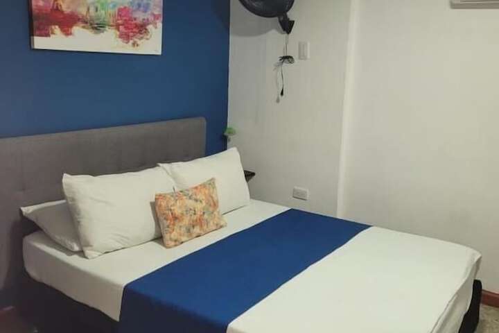 Room 11 of 32