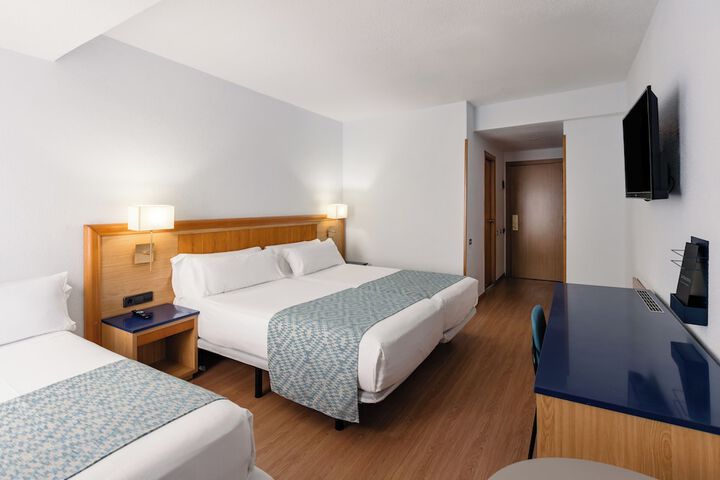 Room 16 of 48