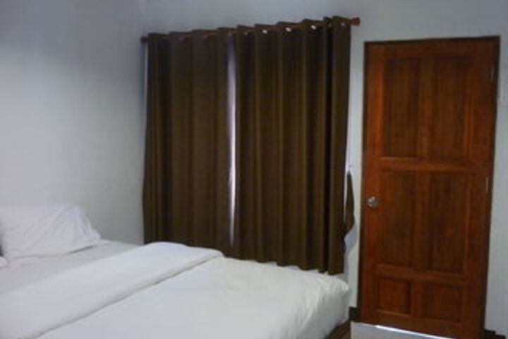 Room 11 of 22