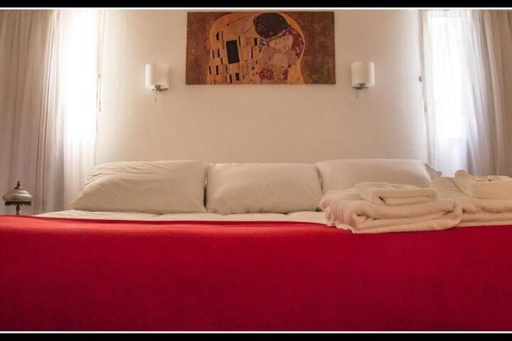 Room 18 of 31