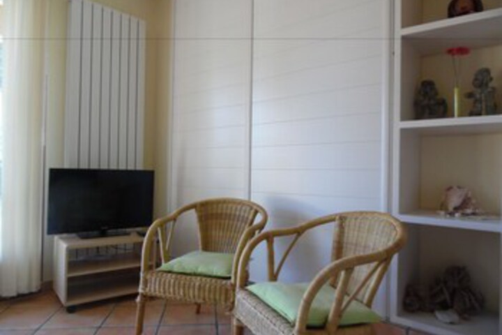 Room 4 of 11