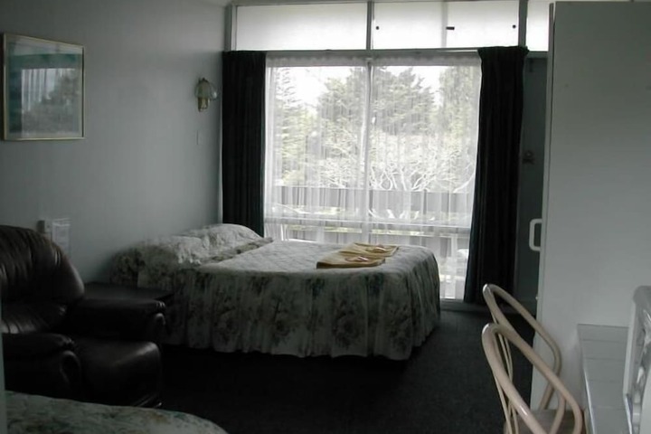 Room 2 of 12
