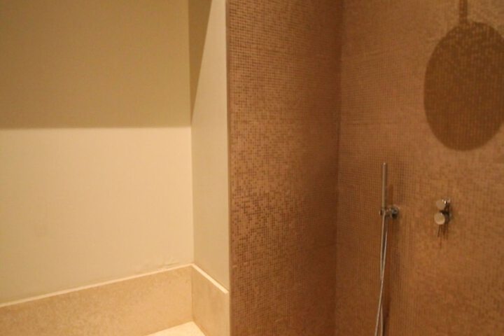 Room 26 of 46