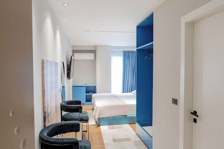 Room 19 of 132