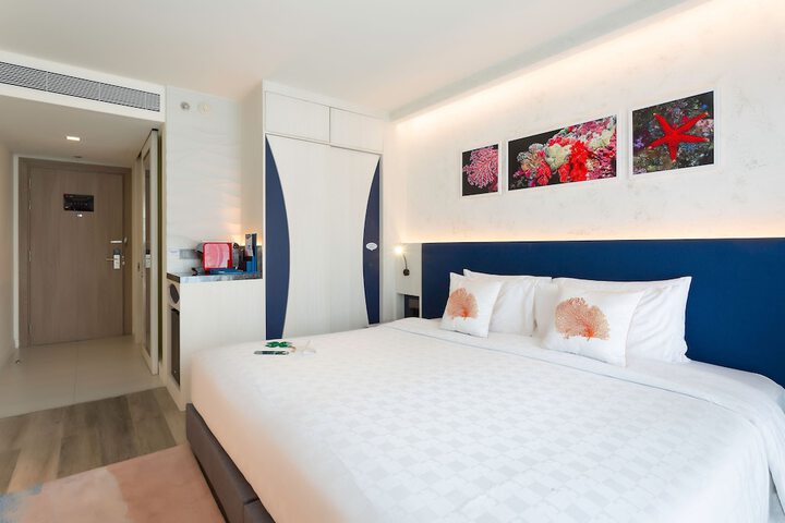 Room 26 of 158