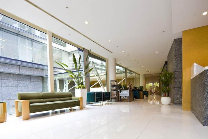 Entrance & Lobby