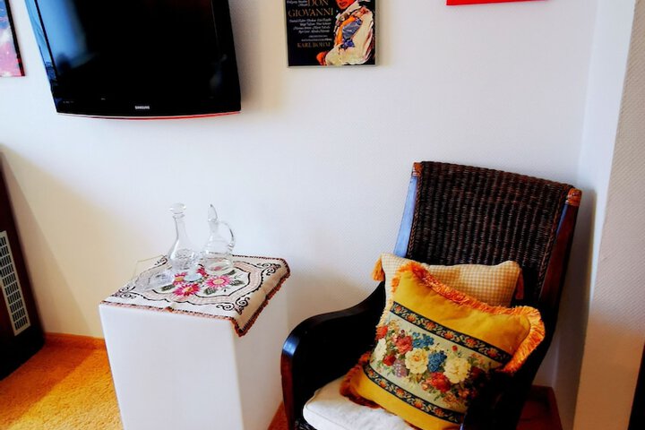Room 28 of 34