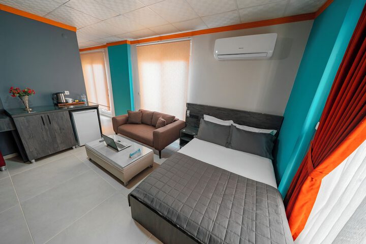 Room 9 of 27
