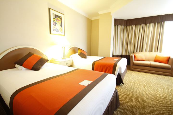 Room 19 of 48